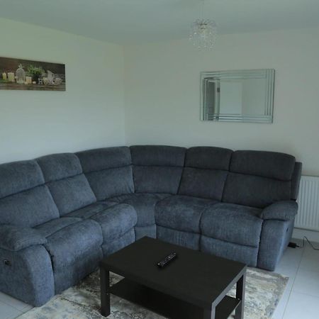 Beautiful New Family Home Λιντς Εξωτερικό φωτογραφία